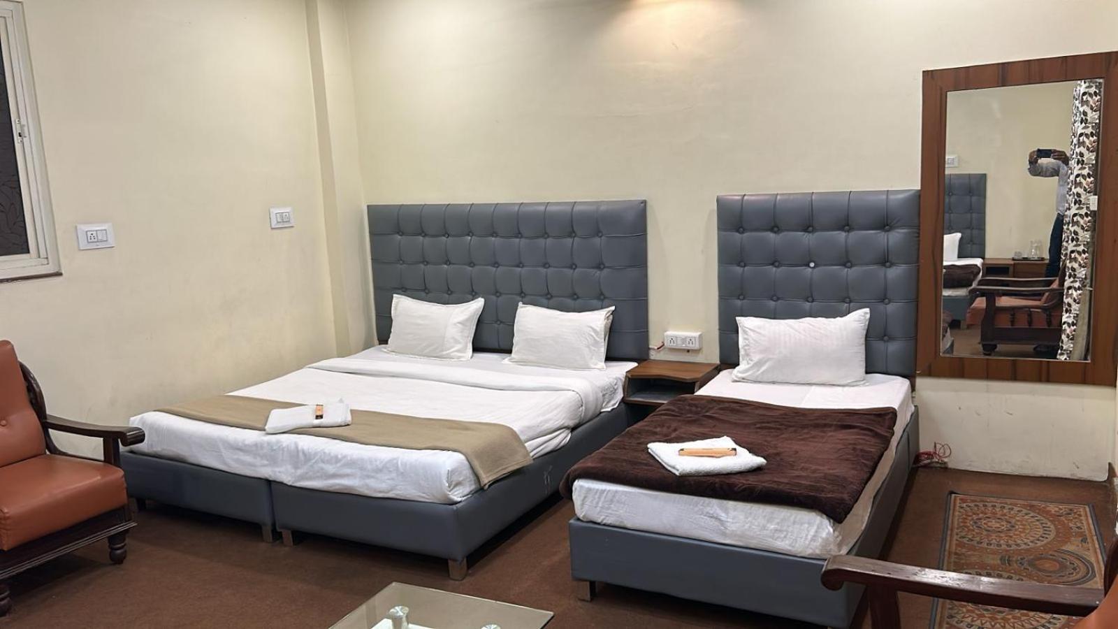 Hotel Empire Ujjain Exterior foto